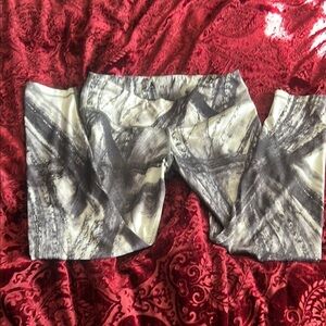Reebok Black and White Abstract Pattern Leggings M